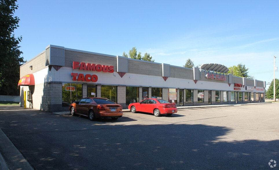 3233 W Saginaw Hwy, Lansing, MI for lease - Primary Photo - Image 1 of 21