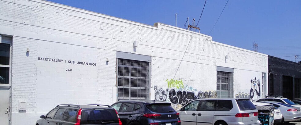 2441-2445 Hunter St, Los Angeles, CA for lease - Building Photo - Image 2 of 5