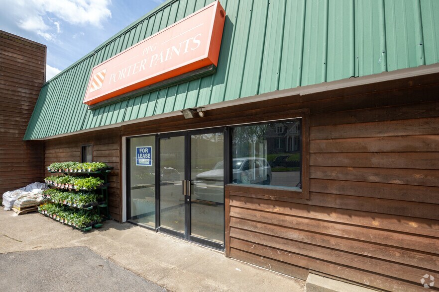 221 N Main St, Versailles, KY à louer - Photo du bâtiment - Image 2 de 5
