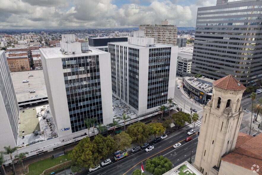 3450 Wilshire Blvd, Los Angeles, CA à louer - Photo du bâtiment - Image 2 de 5