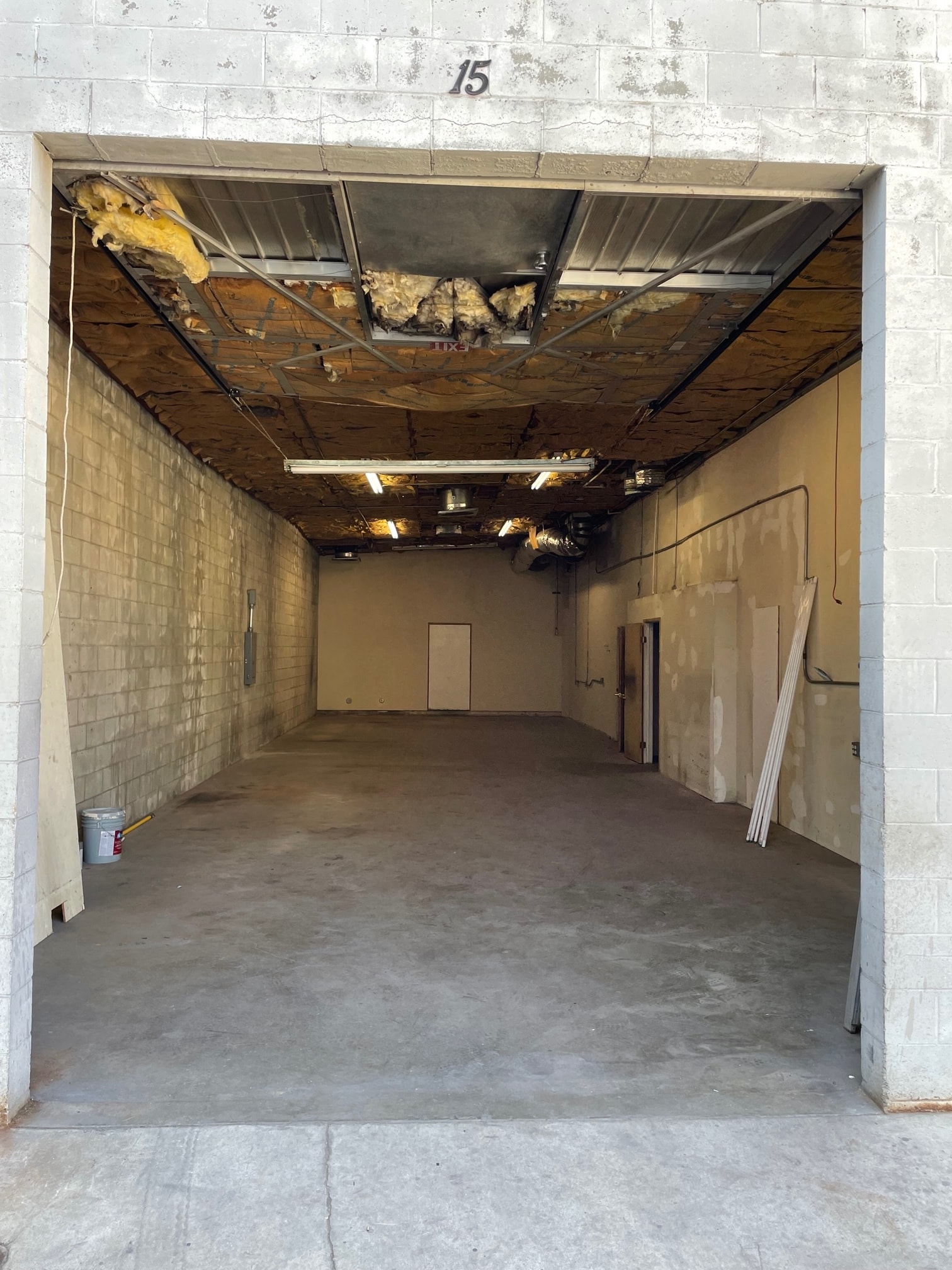 10919 Randall St, Sun Valley, CA for lease Interior Photo- Image 1 of 9