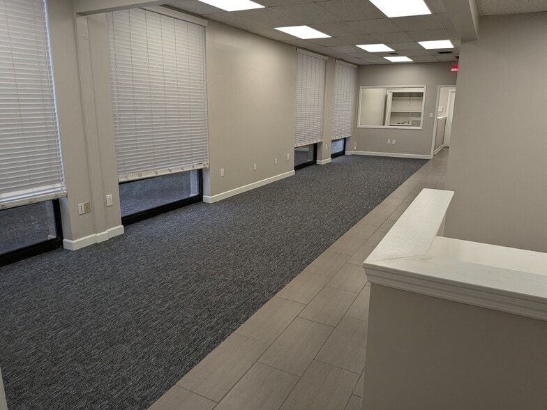 401 W Colonial Dr, Orlando, FL à louer - Photo intérieure - Image 3 de 8