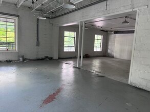 1240 Old Chattahoochee Ave NW, Atlanta, GA for lease Interior Photo- Image 2 of 24
