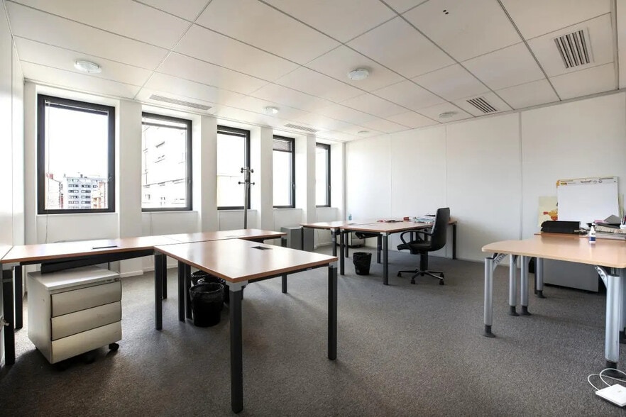 23 Rue Daviel, Paris for lease - Interior Photo - Image 2 of 4