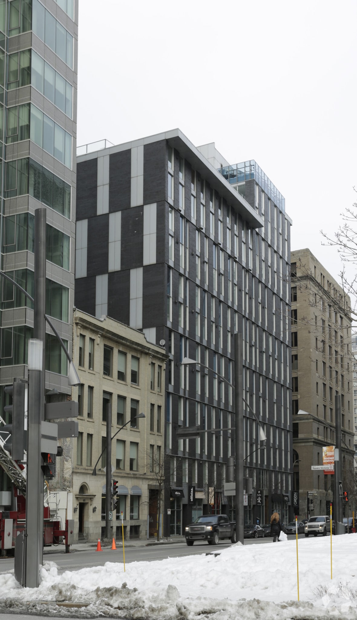 443-455 Av Viger O, Montréal, QC for lease Primary Photo- Image 1 of 3