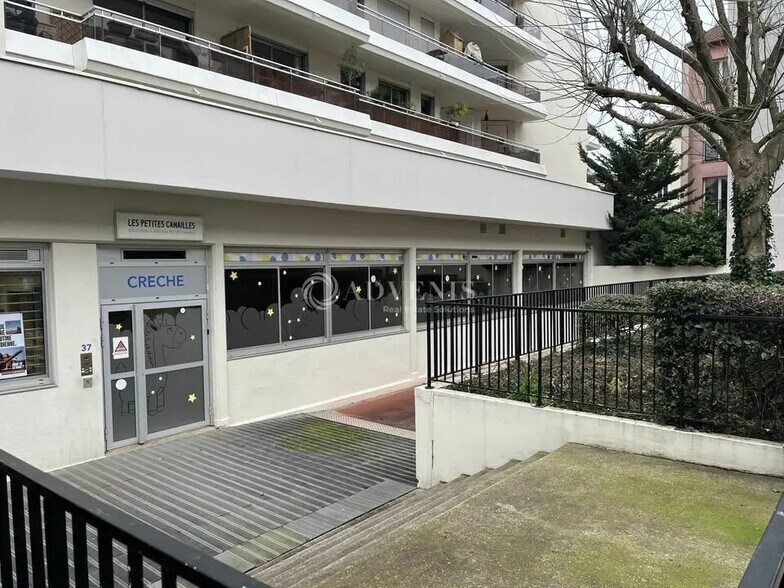 Bureau dans Vincennes à vendre - Photo du bâtiment - Image 2 de 12