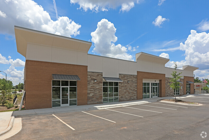 7901 ACC Blvd, Raleigh, NC for lease - Building Photo - Image 2 of 7