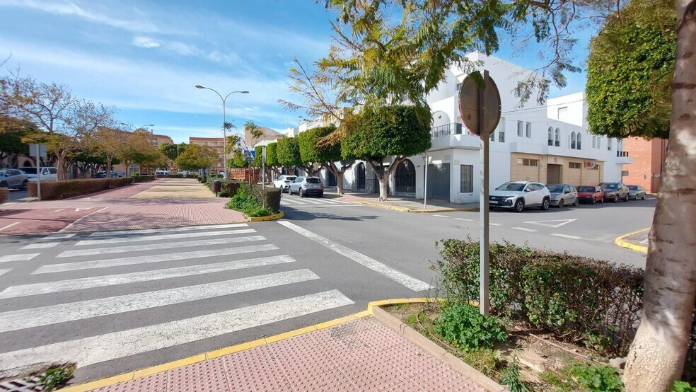 Commerce de détail dans El Ejido, Almería à vendre - Photo du bâtiment - Image 2 de 28