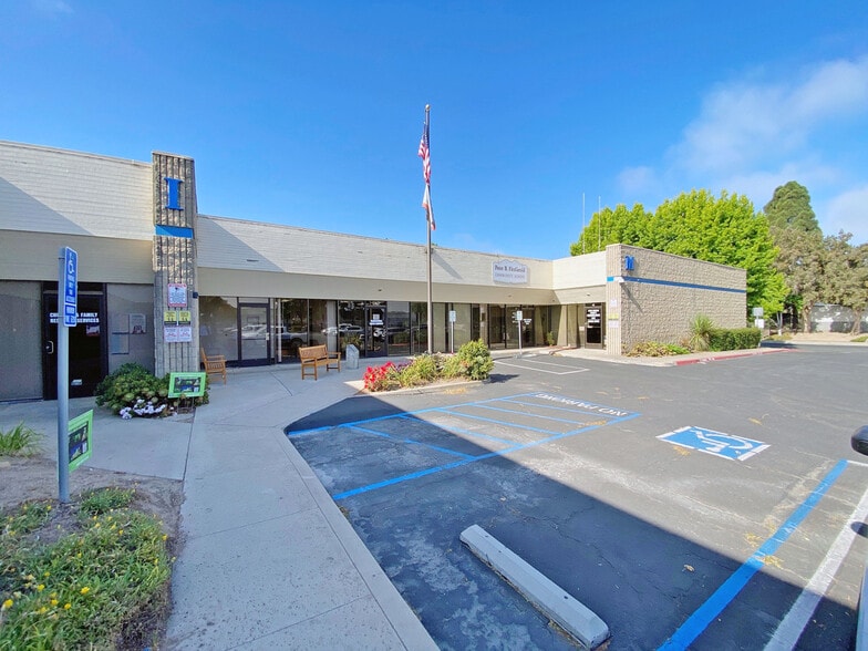 402 Farnel Rd, Santa Maria, CA à vendre - Photo du bâtiment - Image 1 de 8