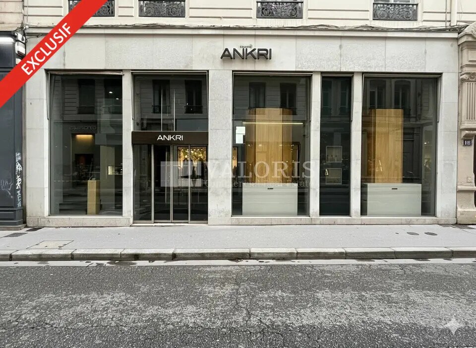 Retail in Lyon for lease Building Photo- Image 1 of 7