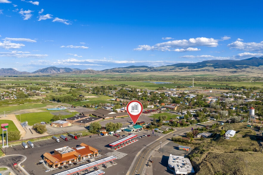 402 N Pyfer St, Whitehall, MT à vendre - Photo du bâtiment - Image 1 de 55