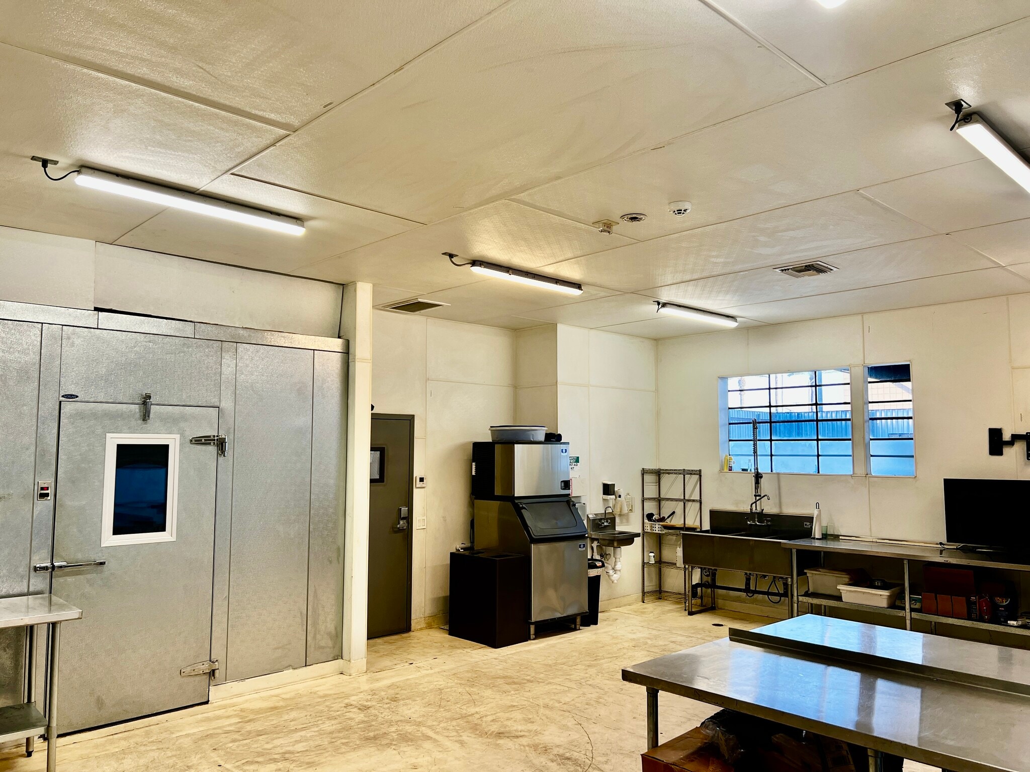 1317 Cota Ave, Long Beach, CA for sale Interior Photo- Image 1 of 1