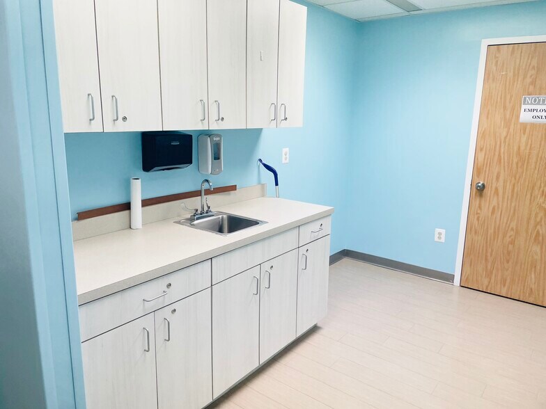 1830 Town Center Dr, Reston, VA à vendre - Photo intérieure - Image 3 de 53