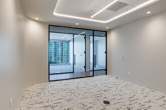 2323 Victory Ave, Dallas, TX for lease Interior Photo- Image 2 of 6