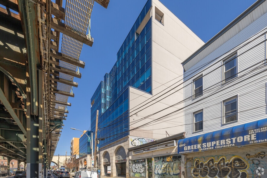 23-25 31st St, Astoria, NY for lease - Building Photo - Image 2 of 22