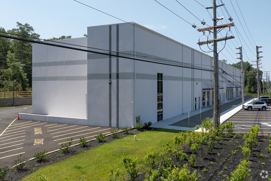 17 Cpl Luigi Marciante Jr Memorial Dr, Jackson Township, NJ for lease - Building Photo - Image 3 of 16