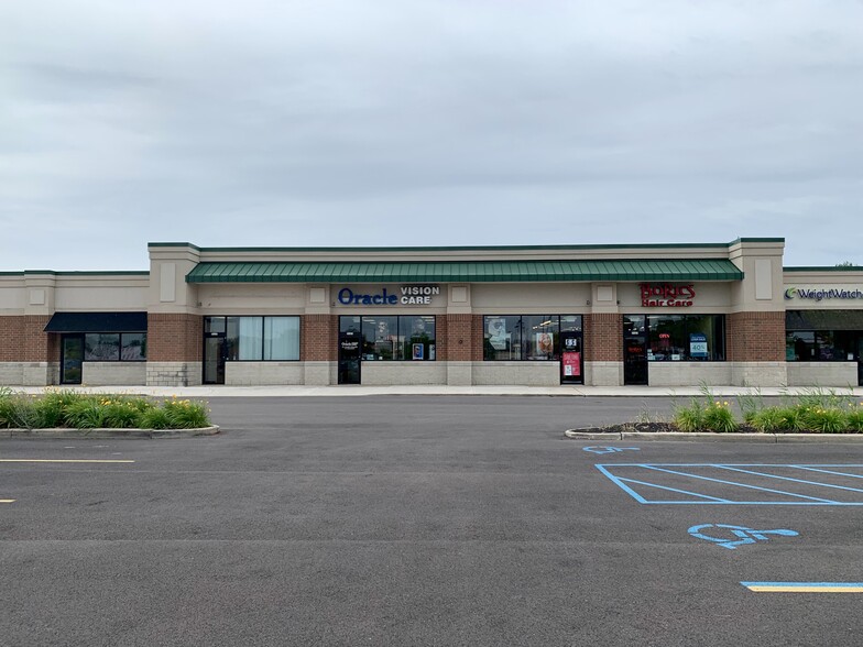 7041-7131 Airport Hwy, Holland, OH for lease - Building Photo - Image 3 of 4