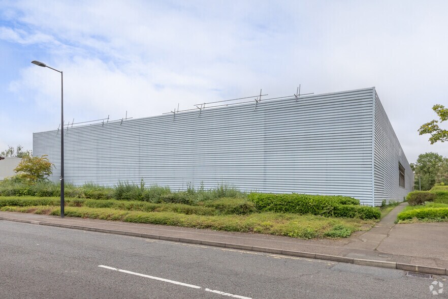 19-21 Tanners Dr, Milton Keynes à louer - Photo principale - Image 2 de 3