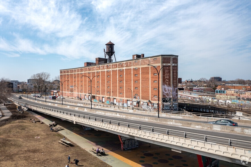 1 Av Van Horne, Montréal, QC for lease - Building Photo - Image 2 of 2