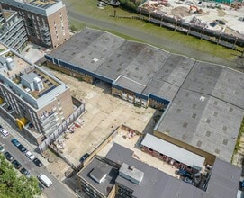 24 Creekside, London, LND - AERIAL map view