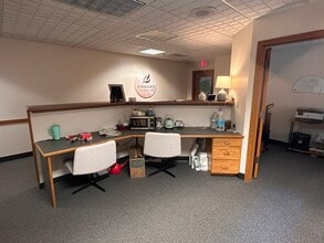 1700 N Broadway Ave N, Rochester, MN for lease Interior Photo- Image 2 of 6