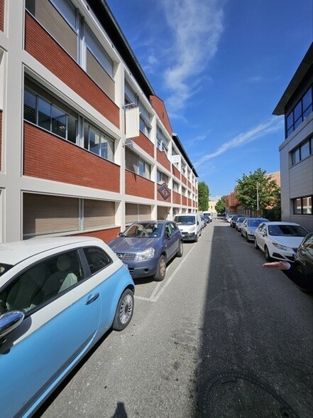 Office in Lyon 09 for sale - Building Photo - Image 2 of 2