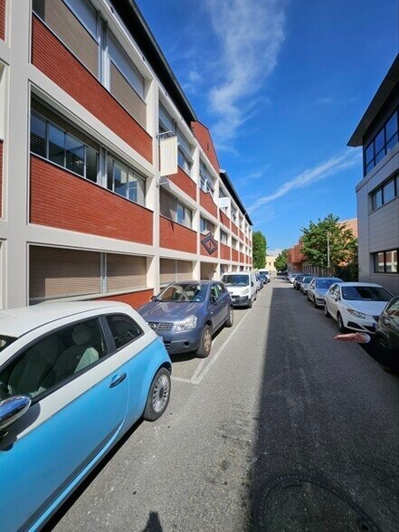 Bureau dans Lyon 09 à vendre - Photo du bâtiment - Image 2 de 2