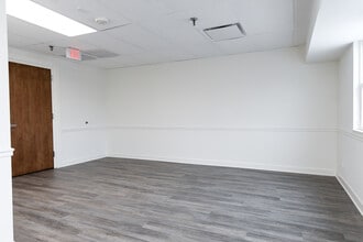 1000 Park Blvd, Massapequa Park, NY for lease Building Photo- Image 1 of 4