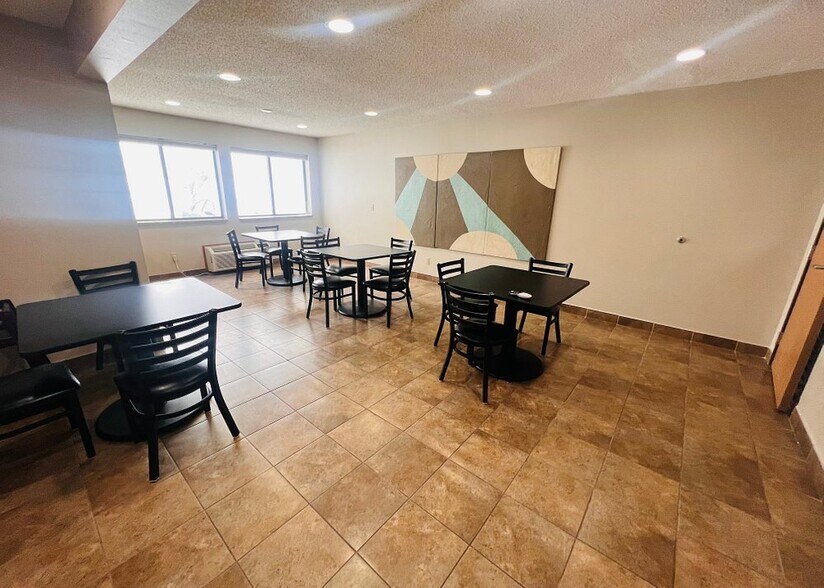 1520 10th Ave N, Humboldt, IA à vendre - Photo du bâtiment - Image 3 de 7