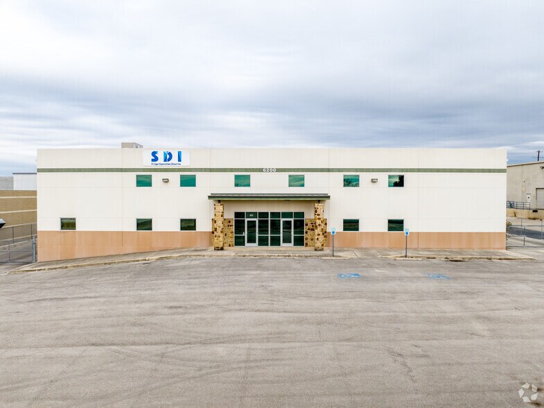 6200 Tri County Pky, Schertz, TX à louer - Photo du bâtiment - Image 2 de 4