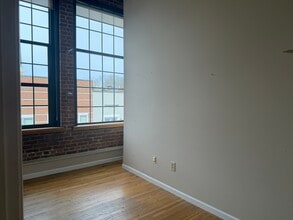 300 E Main St, Johnson City, TN for lease Interior Photo- Image 2 of 5