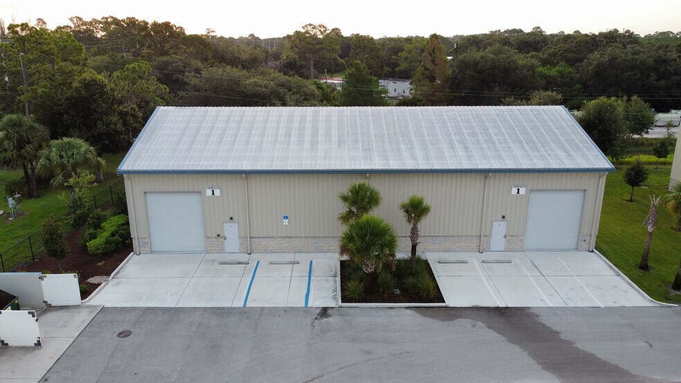 5265 45th St, Vero Beach, FL for lease - Building Photo - Image 2 of 38