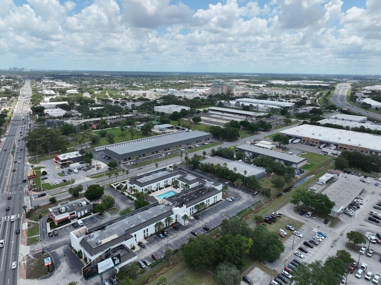 1271 La Quinta Dr, Orlando, FL for lease - Matterport Community - Image 3 of 13