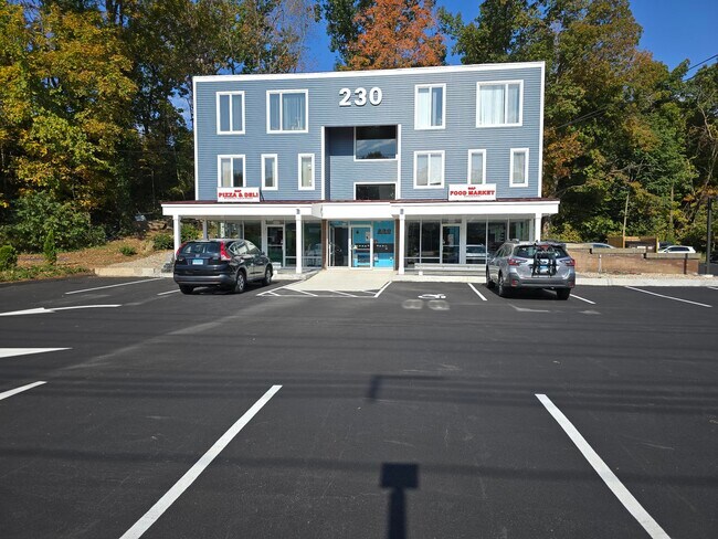 Plus de détails pour 230 E Main St, Branford, CT - Commerce de détail à louer