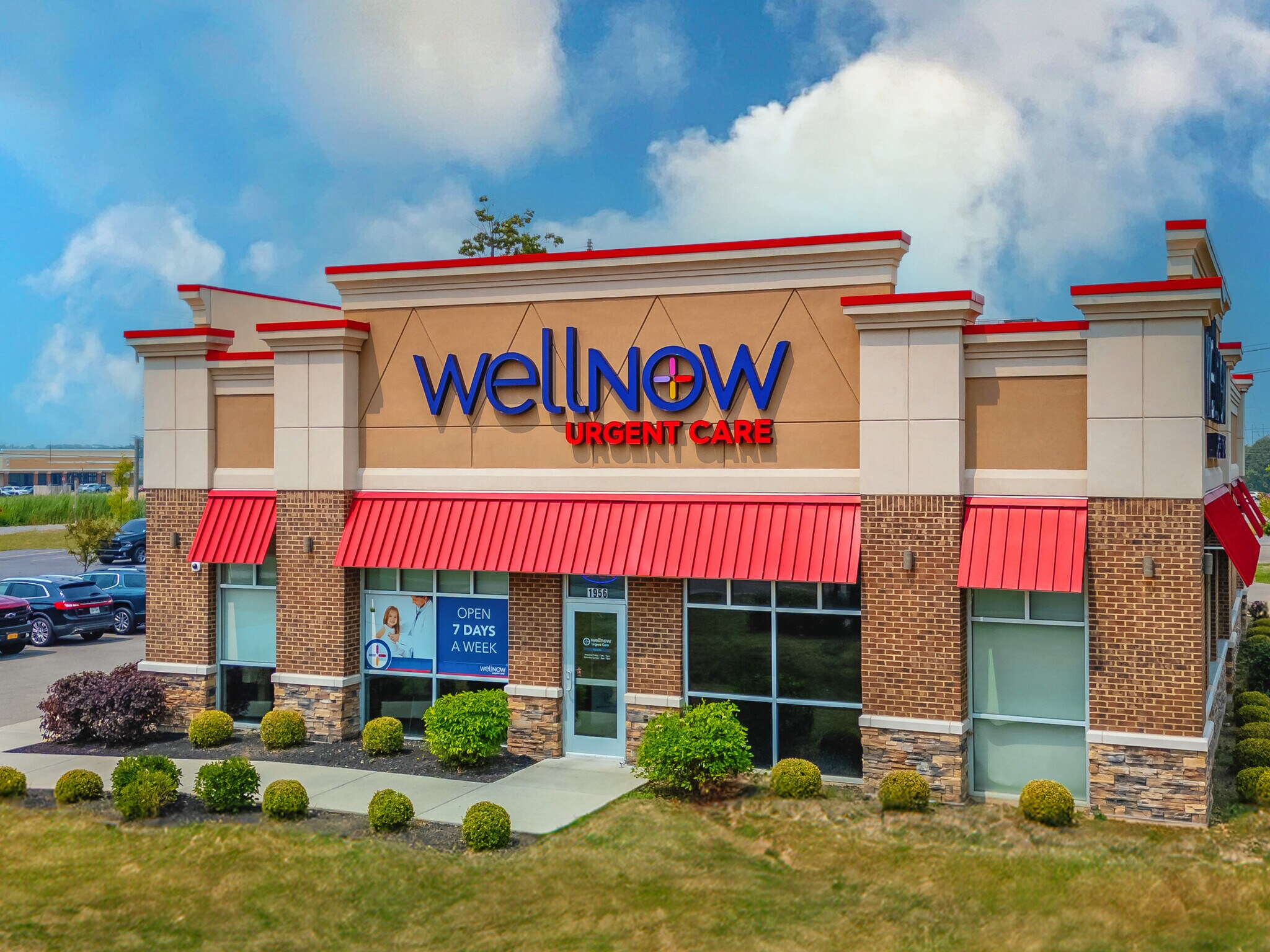 1956 Ridge Rd, West Seneca, NY à vendre Photo du bâtiment- Image 1 de 7