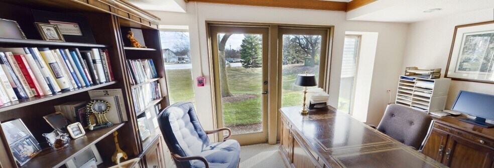 2210 Dean St, St Charles, IL à vendre - Photo intérieure - Image 3 de 8