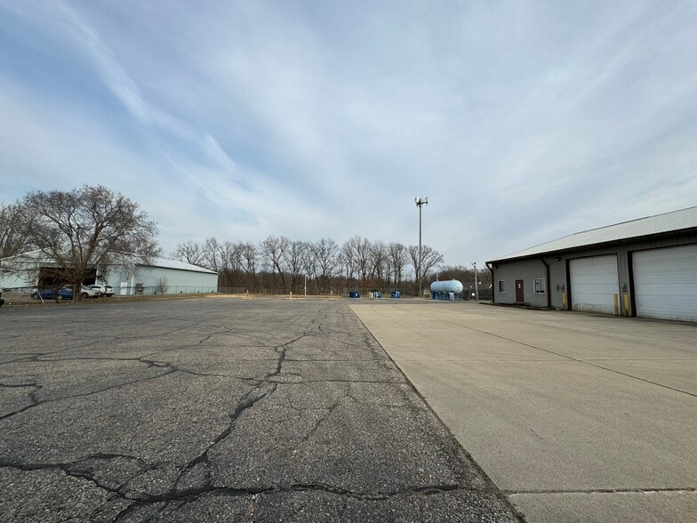 715 Webber Ave, Three Rivers, MI for lease - Building Photo - Image 3 of 3