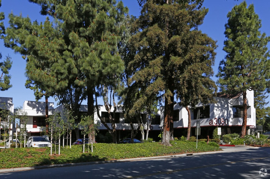 3080 Olcott St, Santa Clara, CA for lease - Building Photo - Image 2 of 11