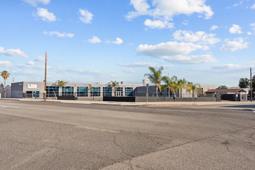 11487 San Fernando Rd, San Fernando, CA à vendre - Photo du bâtiment - Image 3 de 5