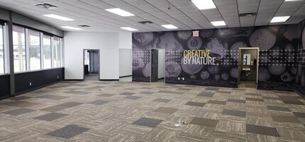 4600 Rhodes Dr, Windsor, ON for lease Interior Photo- Image 2 of 9