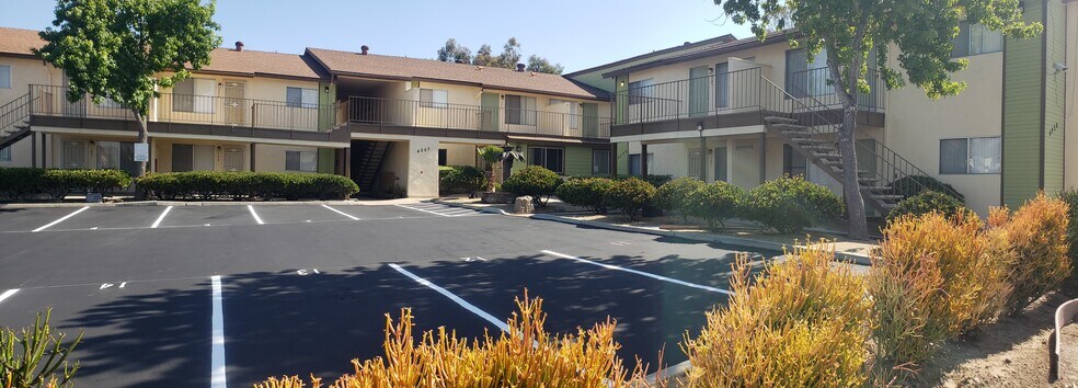 4250 Beyer Blvd, San Ysidro, CA à vendre - Photo du bâtiment - Image 2 de 34