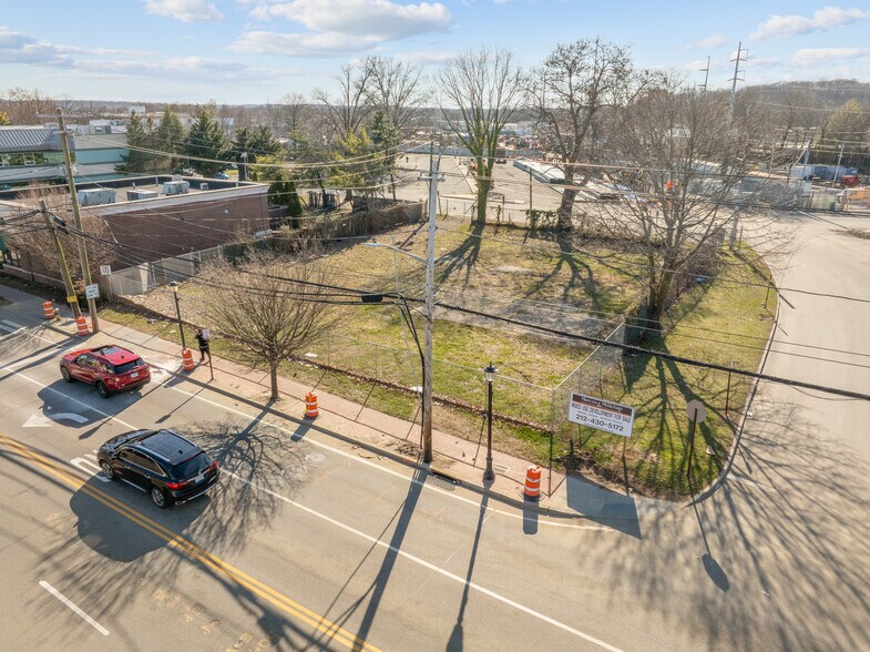 1291 New York Ave, Huntington Station, NY à vendre - Photo du bâtiment - Image 3 de 5