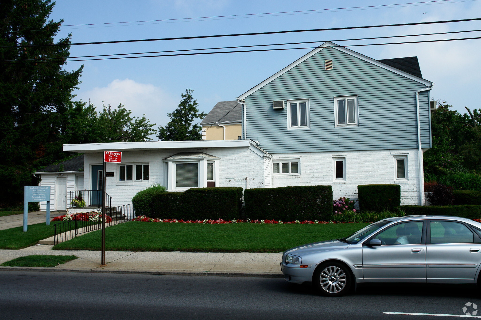 7586 181st St, Fresh Meadows, NY à vendre Photo principale- Image 1 de 1