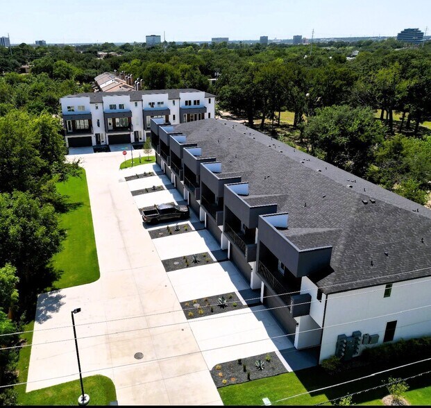 7811 Mohawk Dr, Dallas, TX à vendre - Photo du bâtiment - Image 2 de 29