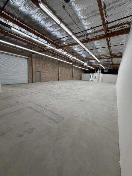 12112-12126 Sherman Way, North Hollywood, CA for lease - Building Photo - Image 2 of 13