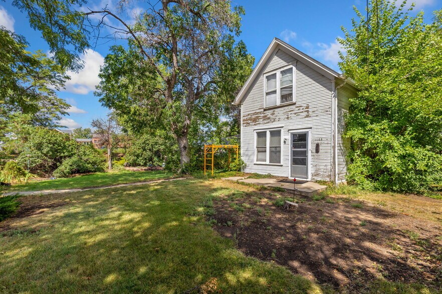 1105 Pine St, Louisville, CO à vendre - Photo du bâtiment - Image 2 de 6