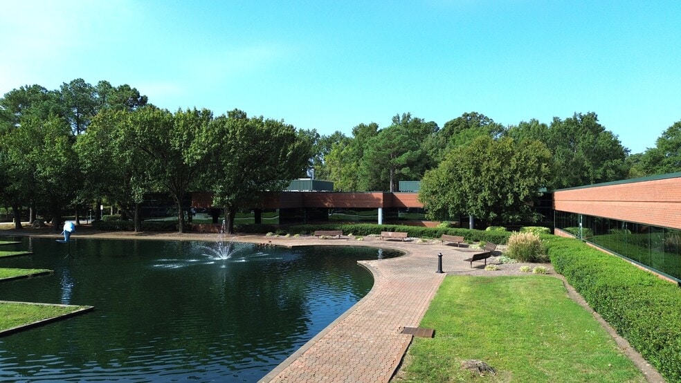 5040 Corporate Woods Dr, Virginia Beach, VA for lease - Building Photo - Image 3 of 5