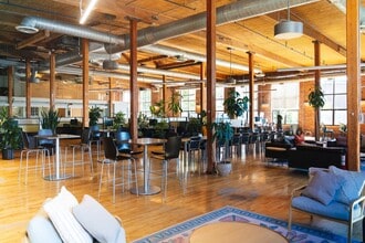 5524-5548 Rue Saint-Patrick, Montréal, QC à louer Photo intérieure- Image 2 de 9