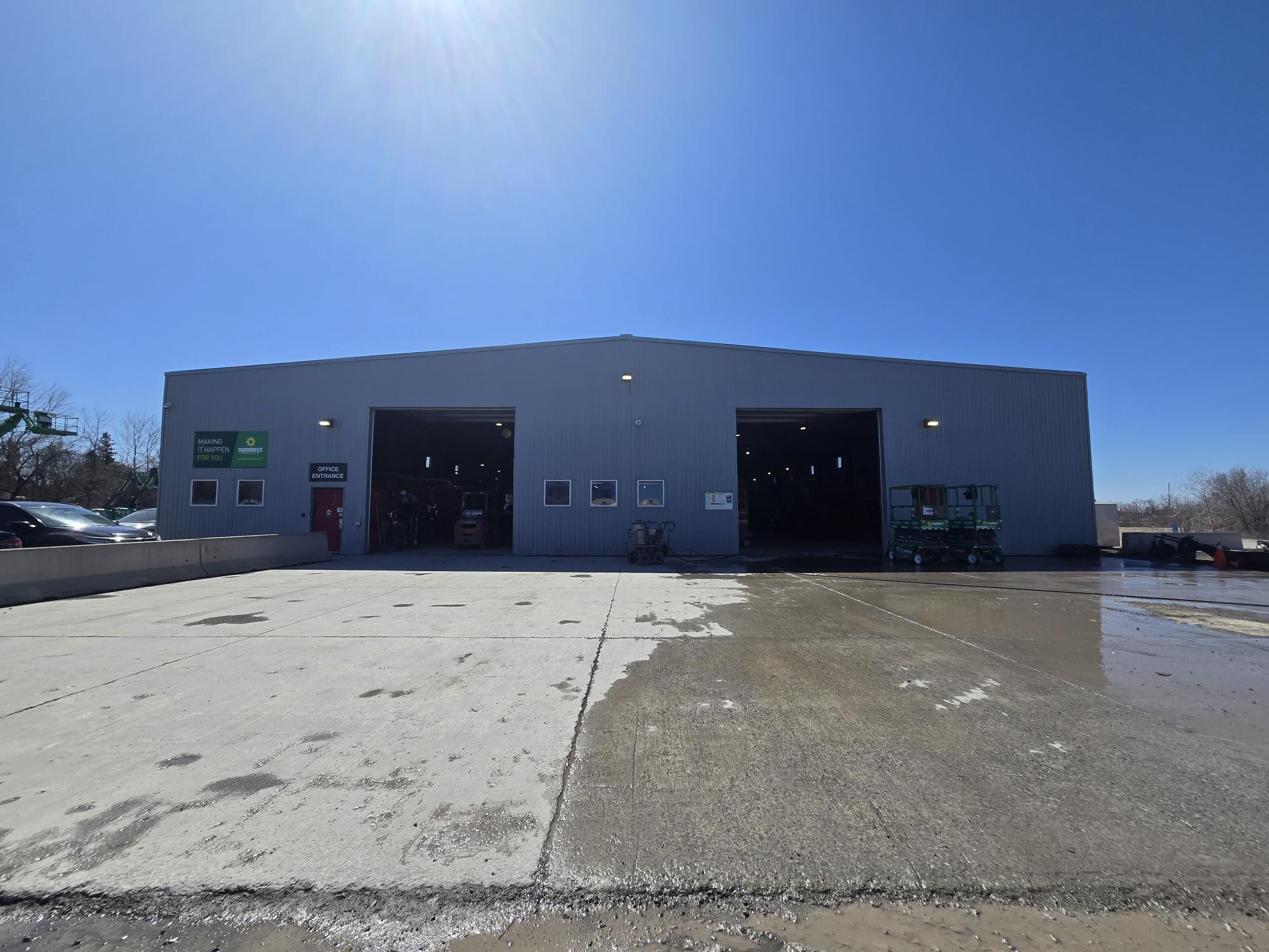 1987 Robertson Rd, Ottawa, ON for lease Primary Photo- Image 1 of 8