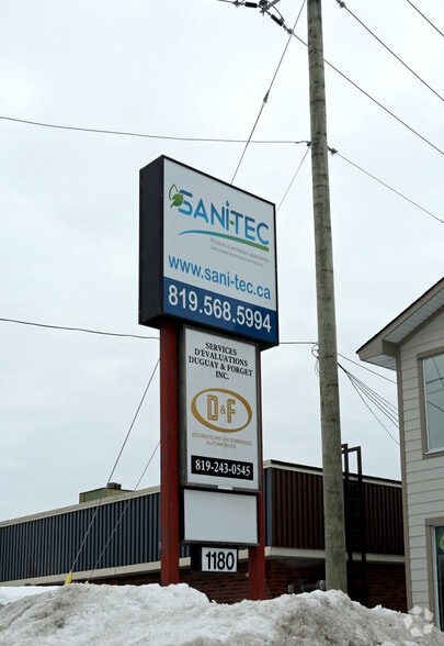 1180 Boul Saint-René O, Gatineau, QC for sale - Building Photo - Image 2 of 3